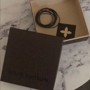 Louis Vuitton gift box brown 9.25 x 9.25 x 4.5